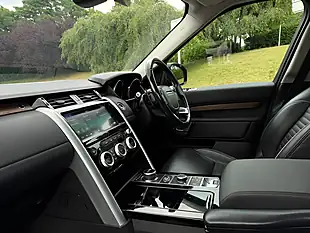 Used 2017 Land Rover Discovery Hse Grey - Interior and Exterior details 13