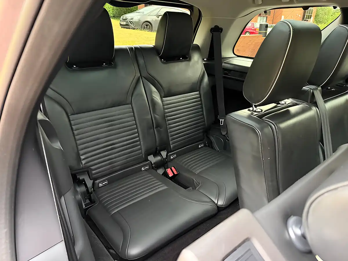 Used 2017 Land Rover Discovery Hse Grey - Interior and Exterior details 14