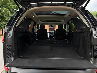 Used 2017 Land Rover Discovery Hse Grey - Interior and Exterior details 15