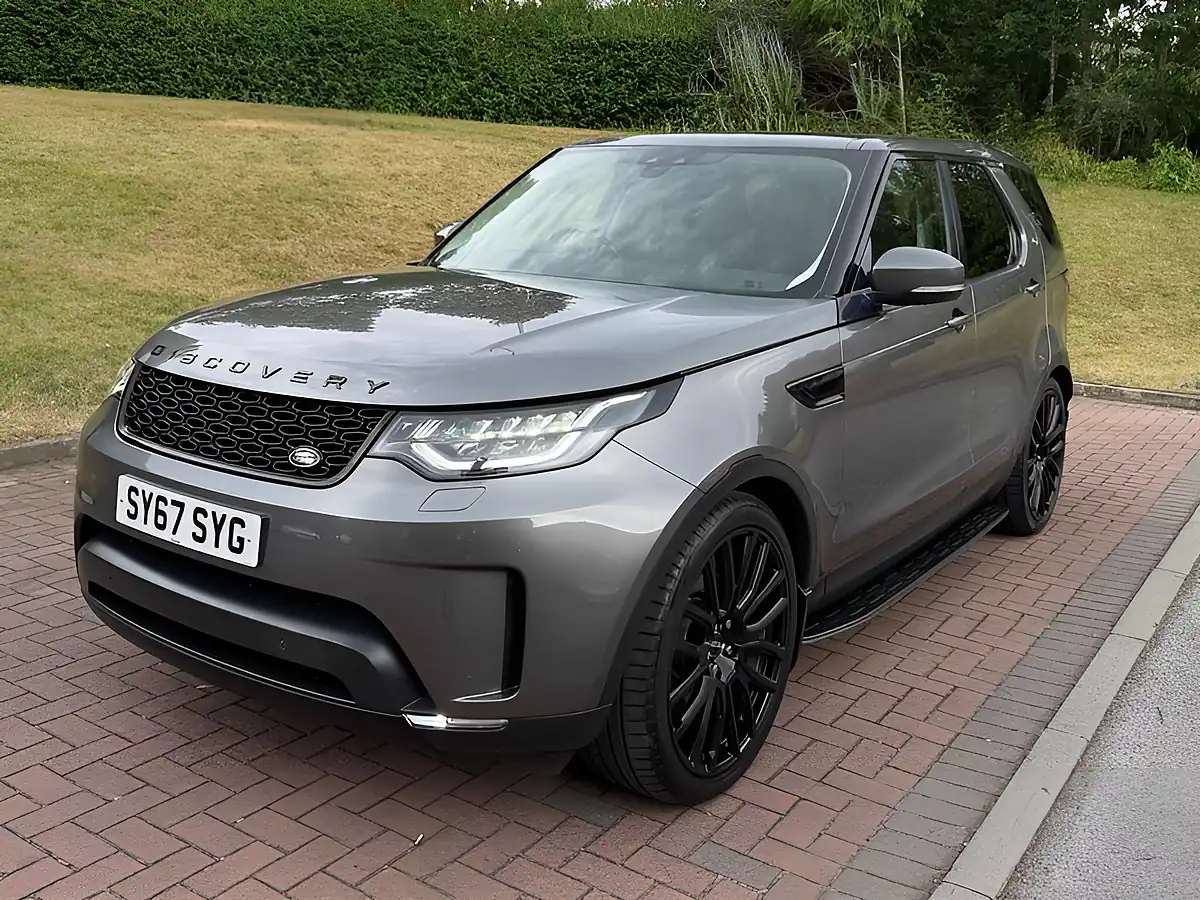 Used 2017 Land Rover Discovery Hse Grey - Interior and Exterior details 2