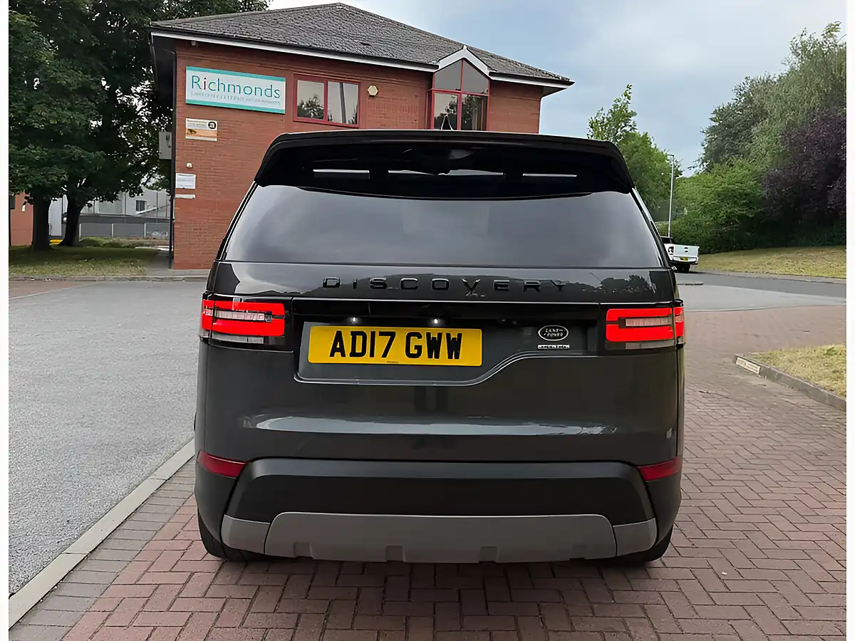 Used 2017 Land Rover Discovery Hse Grey - Interior and Exterior details 10