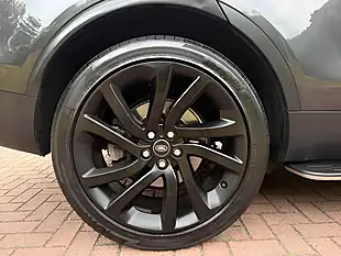 Used 2017 Land Rover Discovery Hse Grey - Interior and Exterior details 11