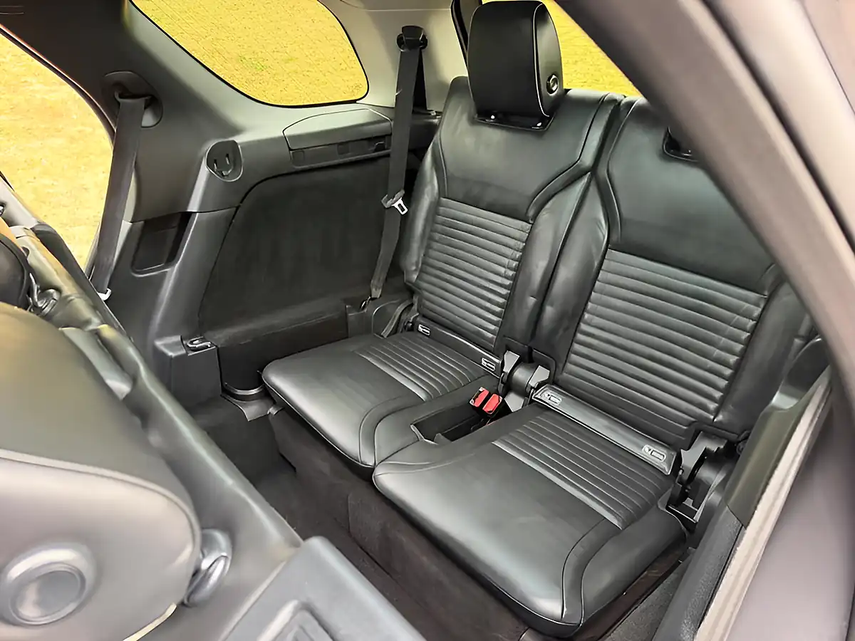 Used 2017 Land Rover Discovery Hse Grey - Interior and Exterior details 15