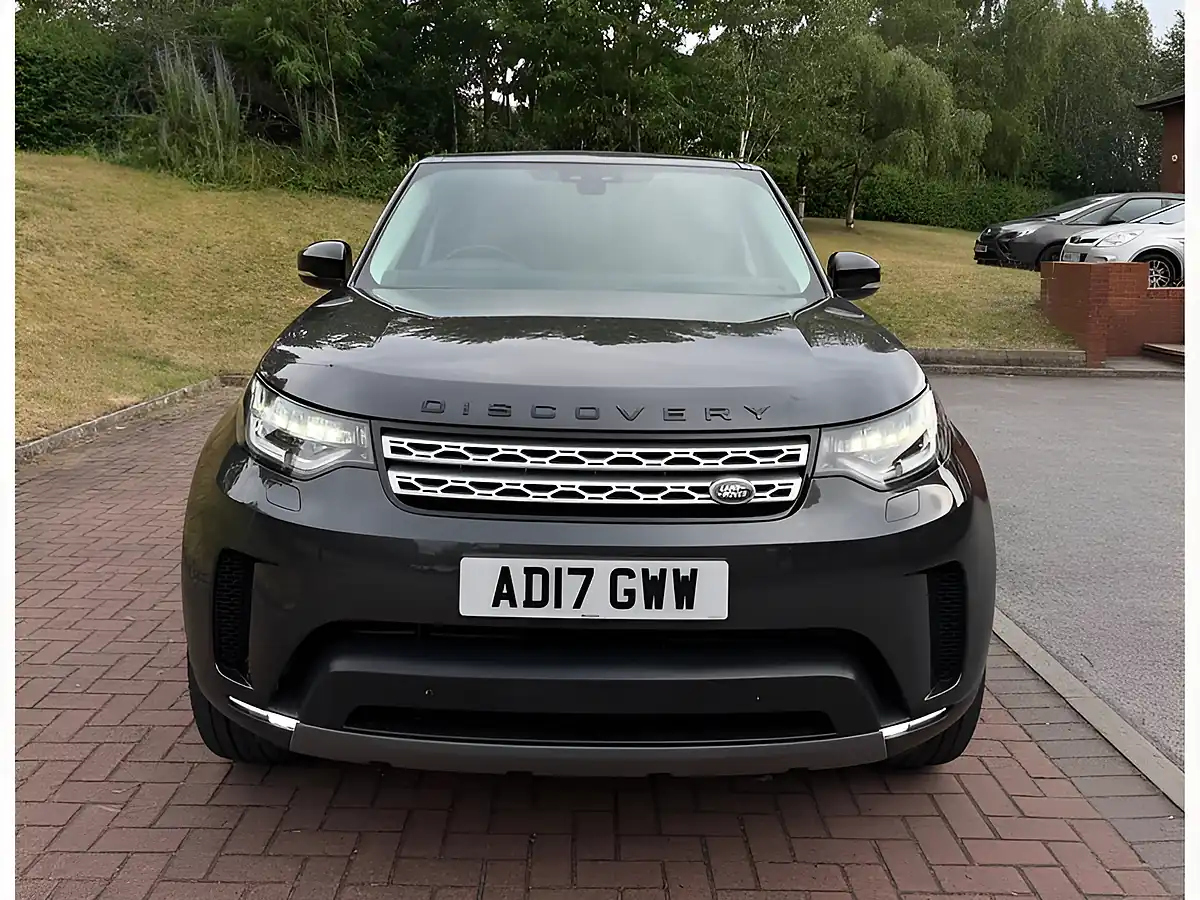 Used 2017 Land Rover Discovery Hse Grey - Interior and Exterior details 3