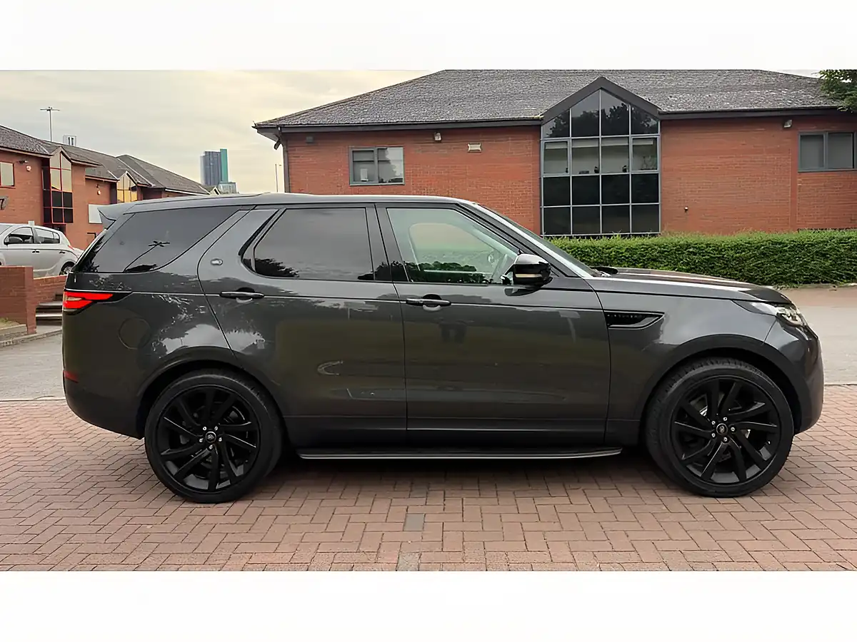 Used 2017 Land Rover Discovery Hse Grey - Interior and Exterior details 4