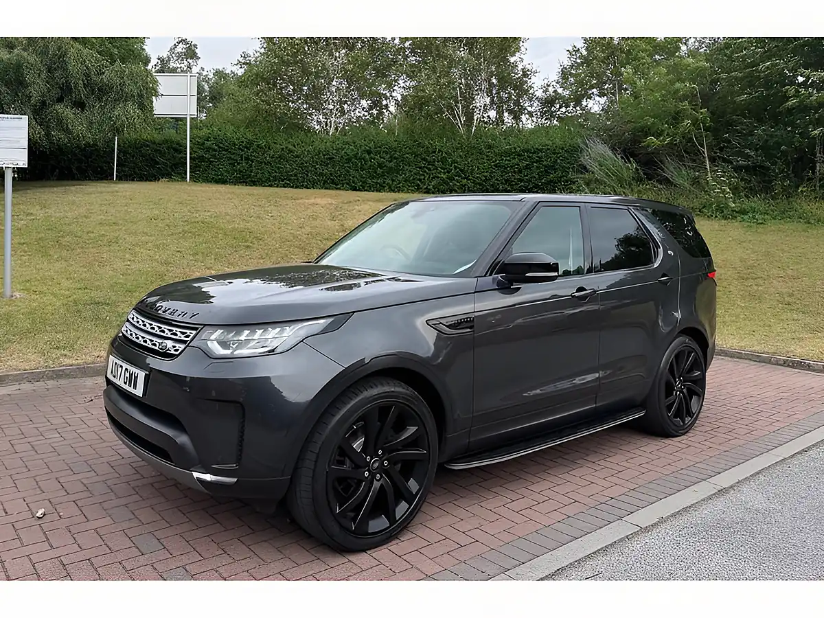 Used 2017 Land Rover Discovery Hse Grey - Interior and Exterior details 7