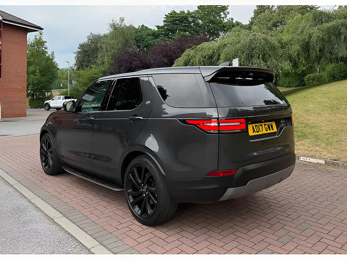 Used 2017 Land Rover Discovery Hse Grey - Interior and Exterior details 9
