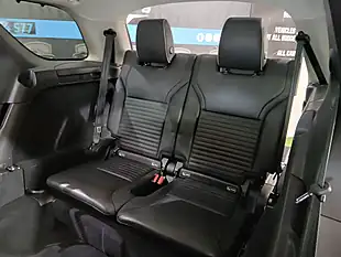 Used 2017 Land Rover Discovery Hse Grey - Interior and Exterior details 14