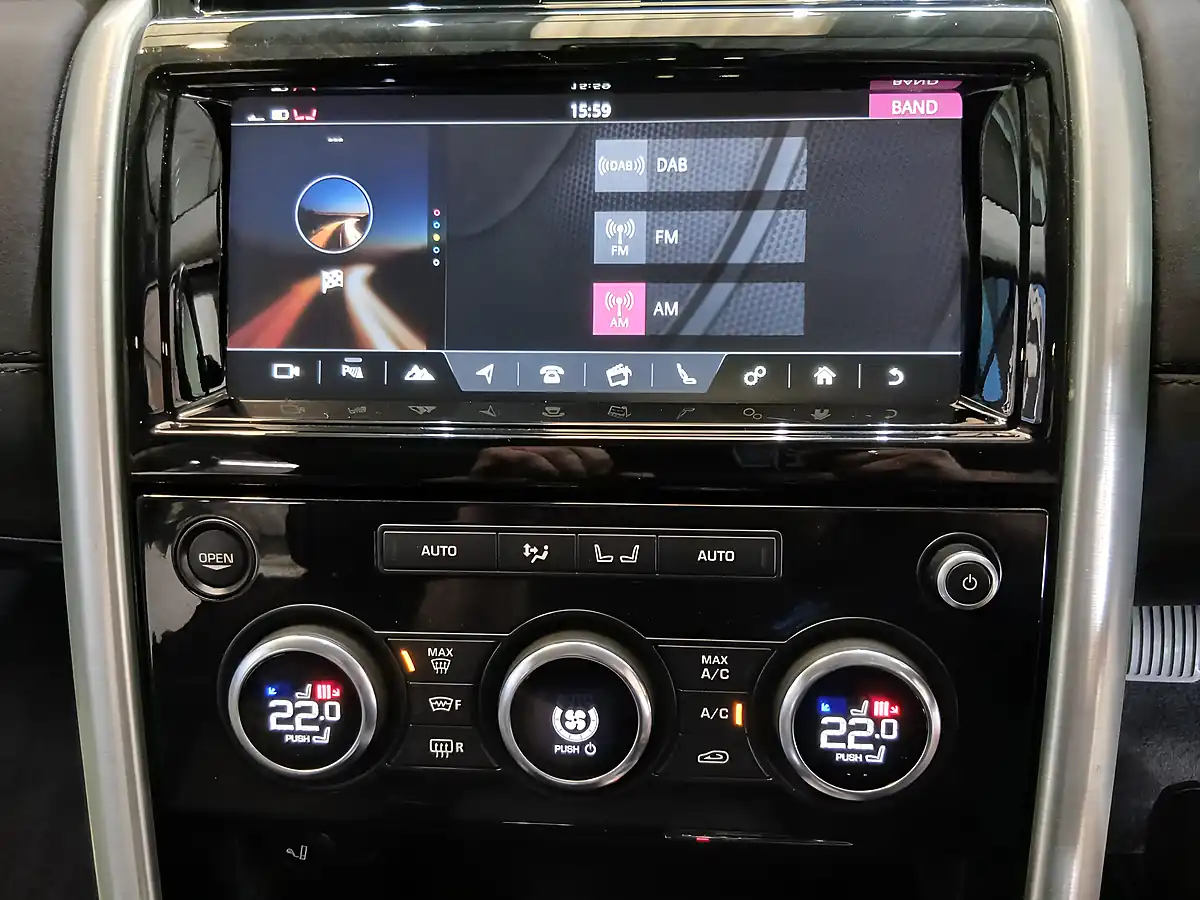 Used 2017 Land Rover Discovery Hse Grey - Interior and Exterior details 18