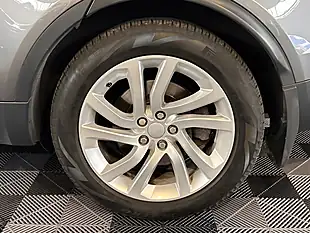 Used 2017 Land Rover Discovery Hse Grey - Interior and Exterior details 10