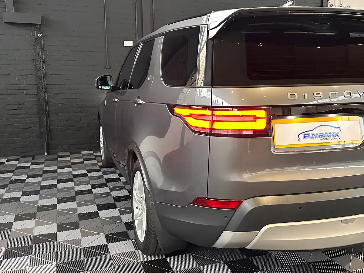 Used 2017 Land Rover Discovery Hse Grey - Interior and Exterior details 16