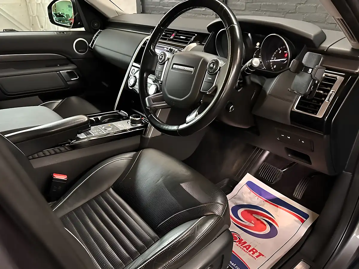 Used 2017 Land Rover Discovery Hse Grey - Interior and Exterior details 2
