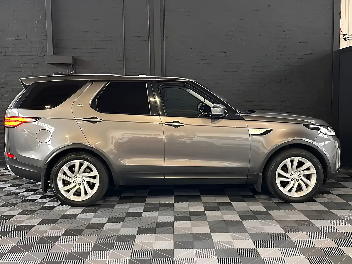 Used 2017 Land Rover Discovery Hse Grey - Interior and Exterior details 3