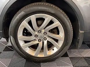 Used 2017 Land Rover Discovery Hse Grey - Interior and Exterior details 7