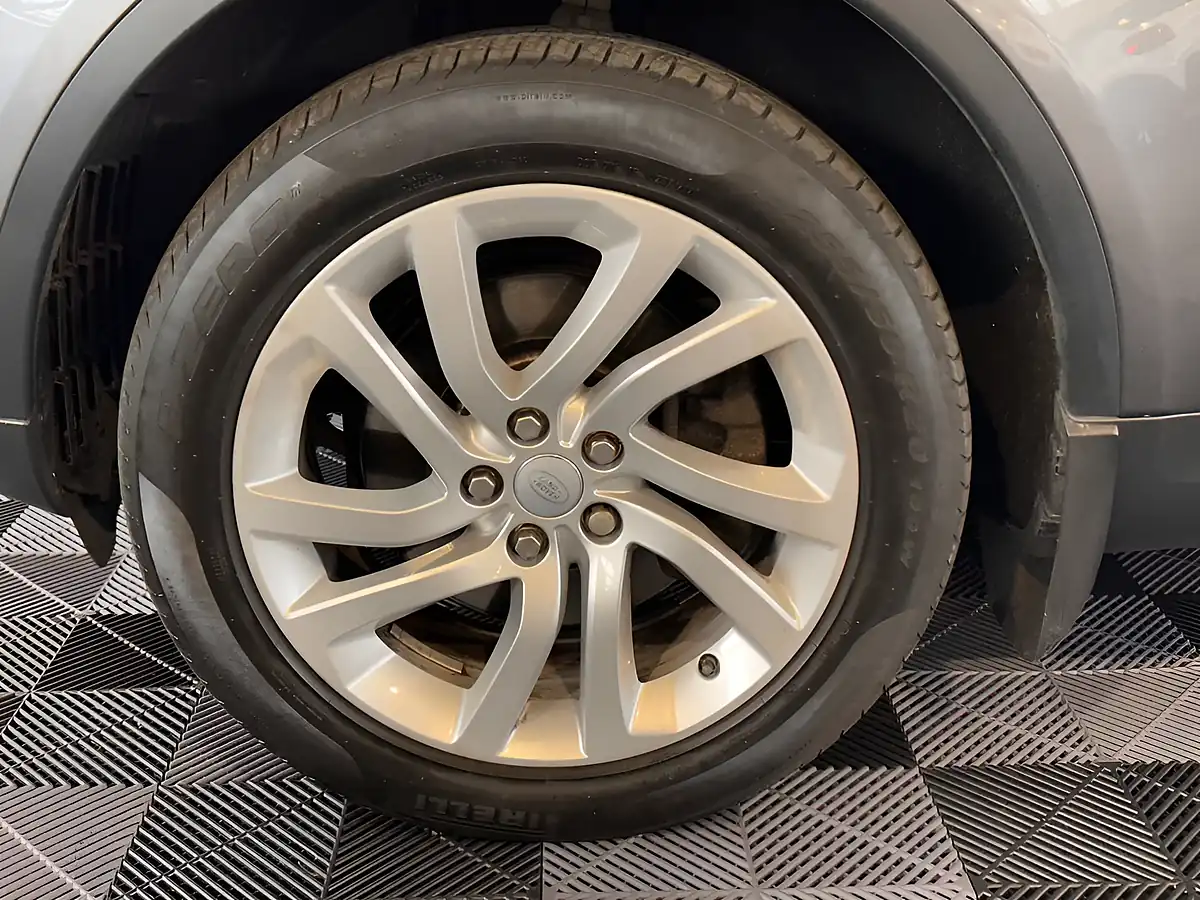 Used 2017 Land Rover Discovery Hse Grey - Interior and Exterior details 7