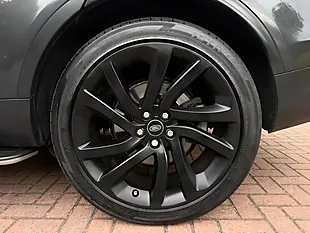 Used 2017 Land Rover Discovery Hse Grey - Interior and Exterior details 12