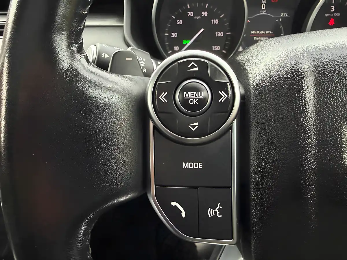 Used 2017 Land Rover Discovery Hse Grey - Interior and Exterior details 17