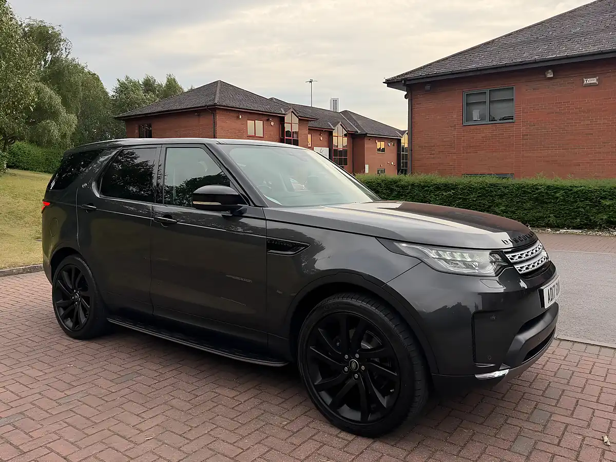 Used 2017 Land Rover Discovery Hse Grey - Interior and Exterior details 3