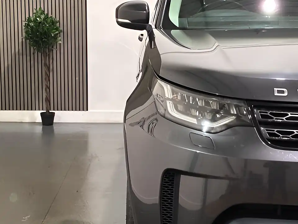 Used 2017 Land Rover Discovery Hse Grey - Interior and Exterior details 18