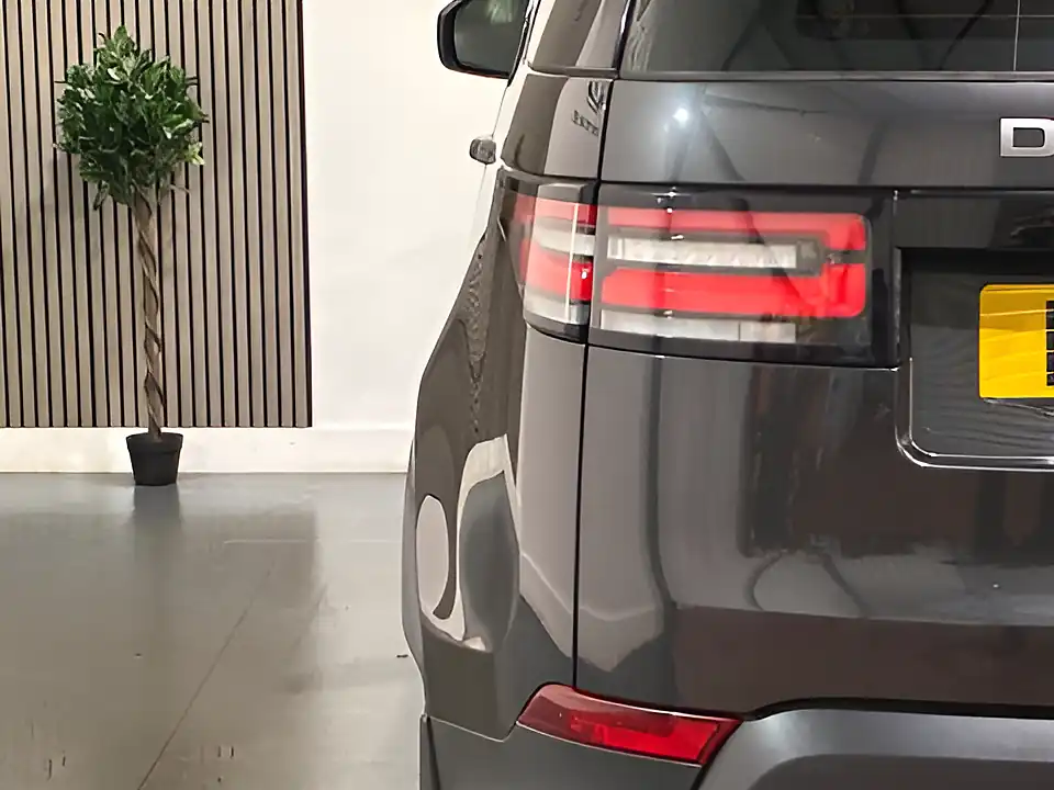 Used 2017 Land Rover Discovery Hse Grey - Interior and Exterior details 19