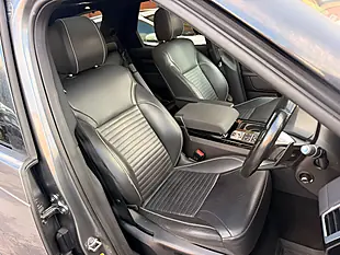 Used 2017 Land Rover Discovery Hse Grey - Interior and Exterior details 10