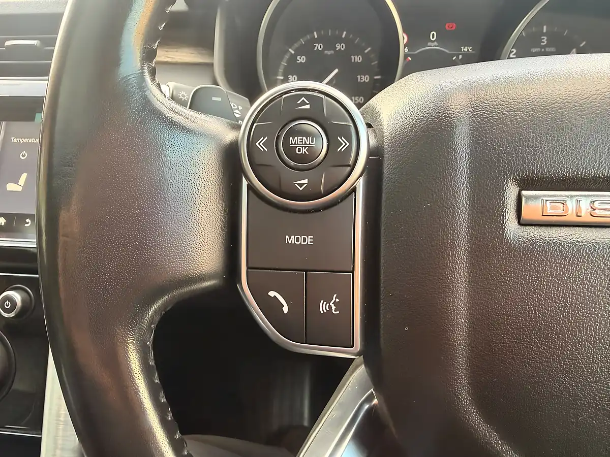 Used 2017 Land Rover Discovery Hse Grey - Interior and Exterior details 14