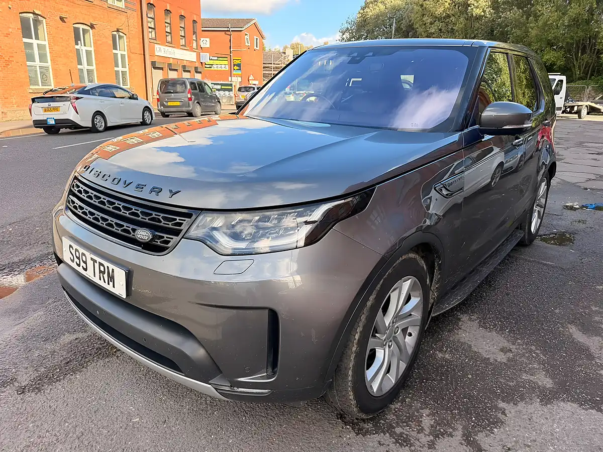 Used 2017 Land Rover Discovery Hse Grey - Interior and Exterior details 7