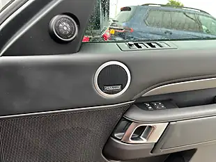 Used 2017 Land Rover Discovery Hse Luxury Aruba Gold - Interior and Exterior details 19