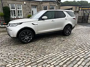 Used 2017 Land Rover Discovery Hse Luxury Aruba Gold - Interior and Exterior details 3