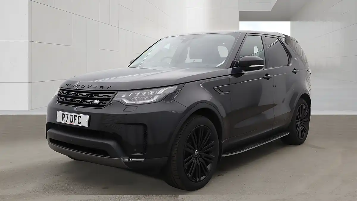 Used 2017 Land Rover Discovery Hse Luxury Black - Interior and Exterior details 2
