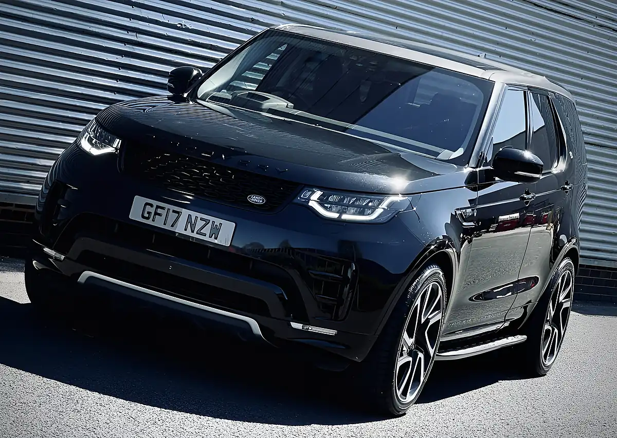 Used 2017 Land Rover Discovery Hse Luxury Black - Interior and Exterior details 19