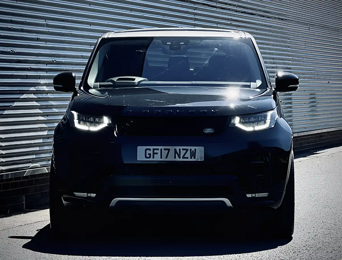 Used 2017 Land Rover Discovery Hse Luxury Black - Interior and Exterior details 2