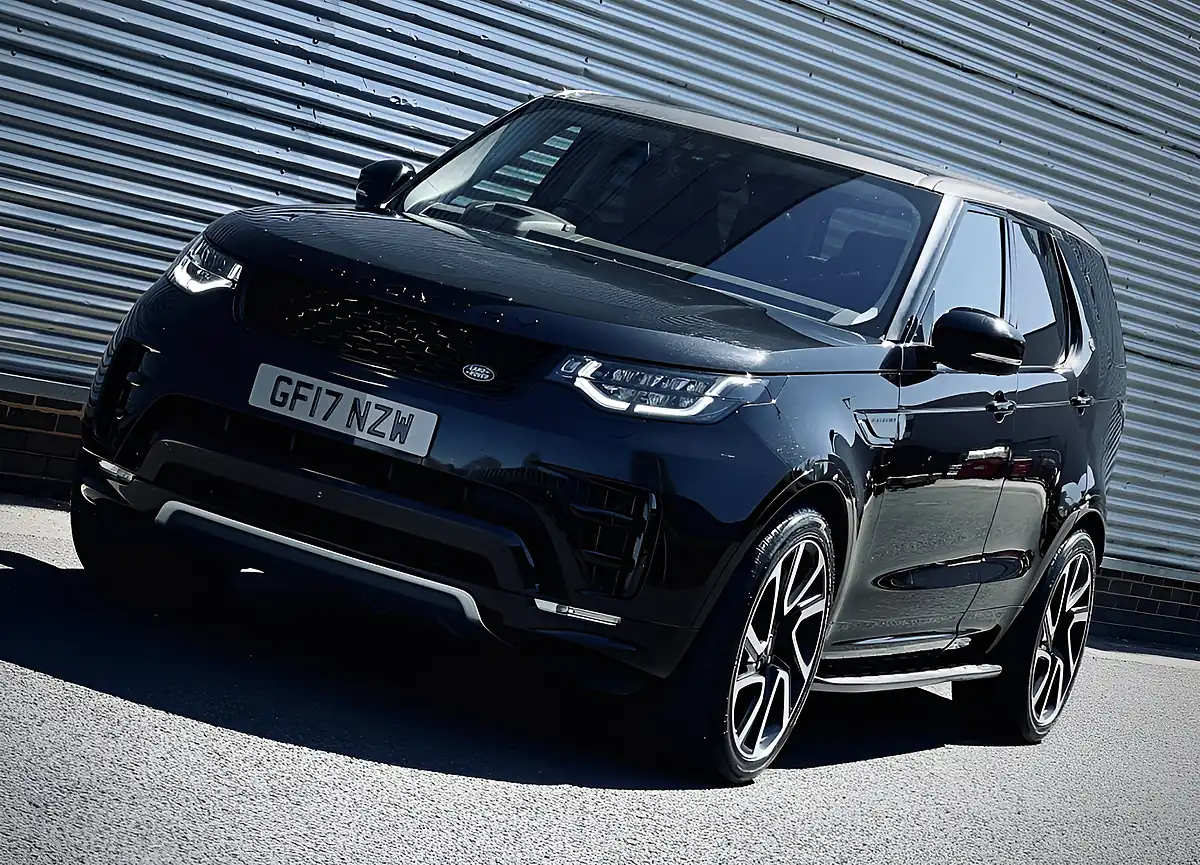 Used 2017 Land Rover Discovery Hse Luxury Black - Interior and Exterior details 3