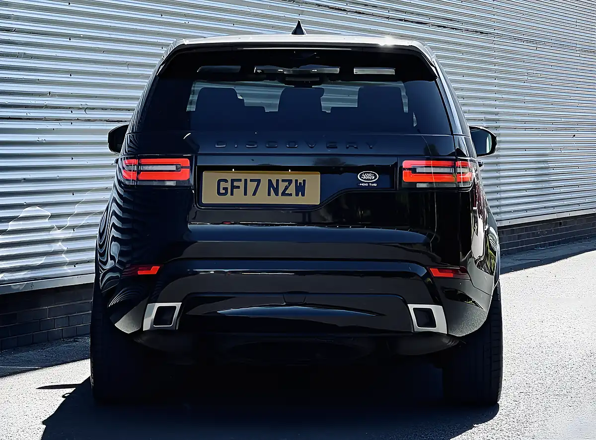 Used 2017 Land Rover Discovery Hse Luxury Black - Interior and Exterior details 4