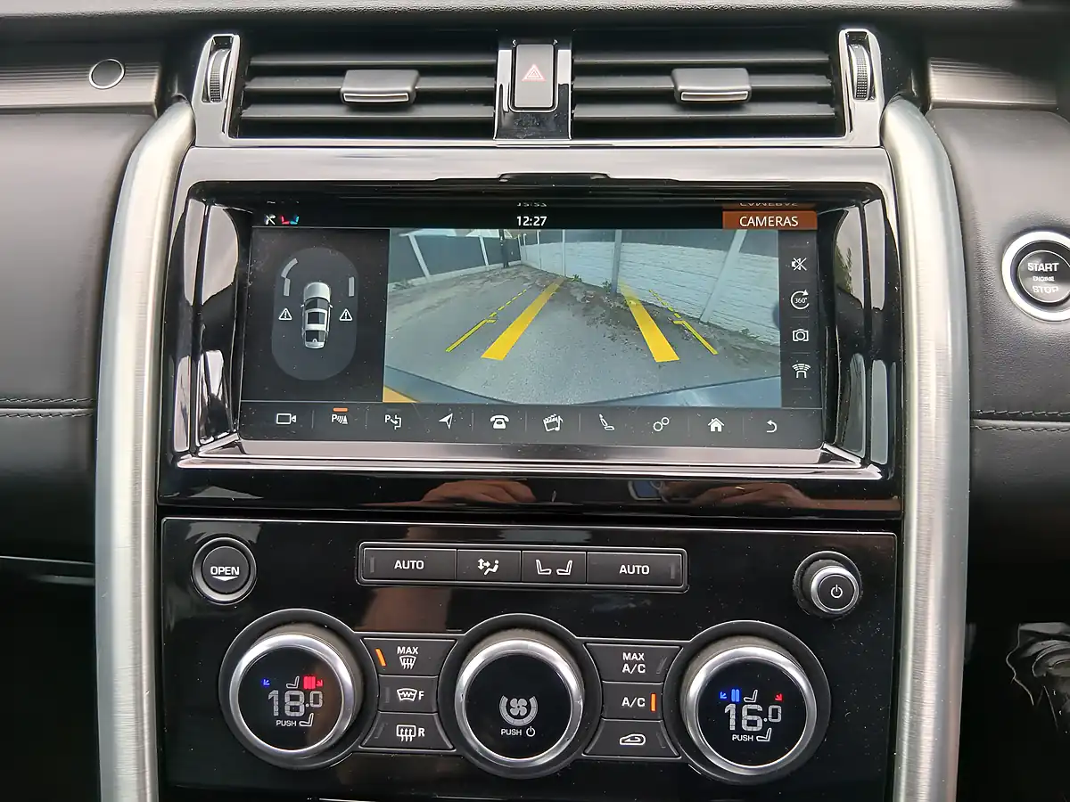 Used 2017 Land Rover Discovery Hse Luxury Blue - Interior and Exterior details 12