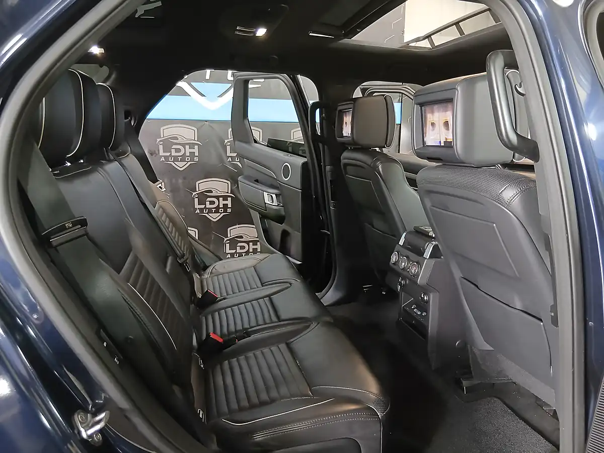 Used 2017 Land Rover Discovery Hse Luxury Blue - Interior and Exterior details 18