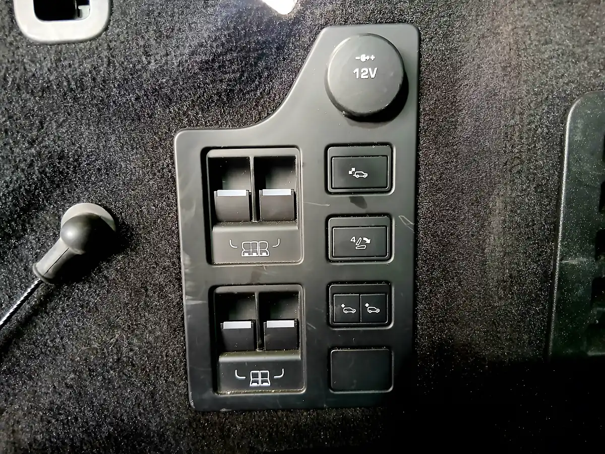 Used 2017 Land Rover Discovery Hse Luxury Blue - Interior and Exterior details 20