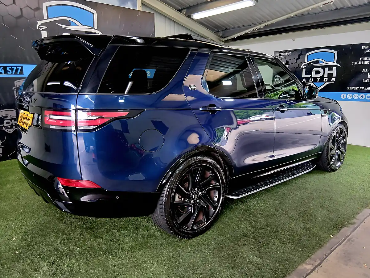 Used 2017 Land Rover Discovery Hse Luxury Blue - Interior and Exterior details 5
