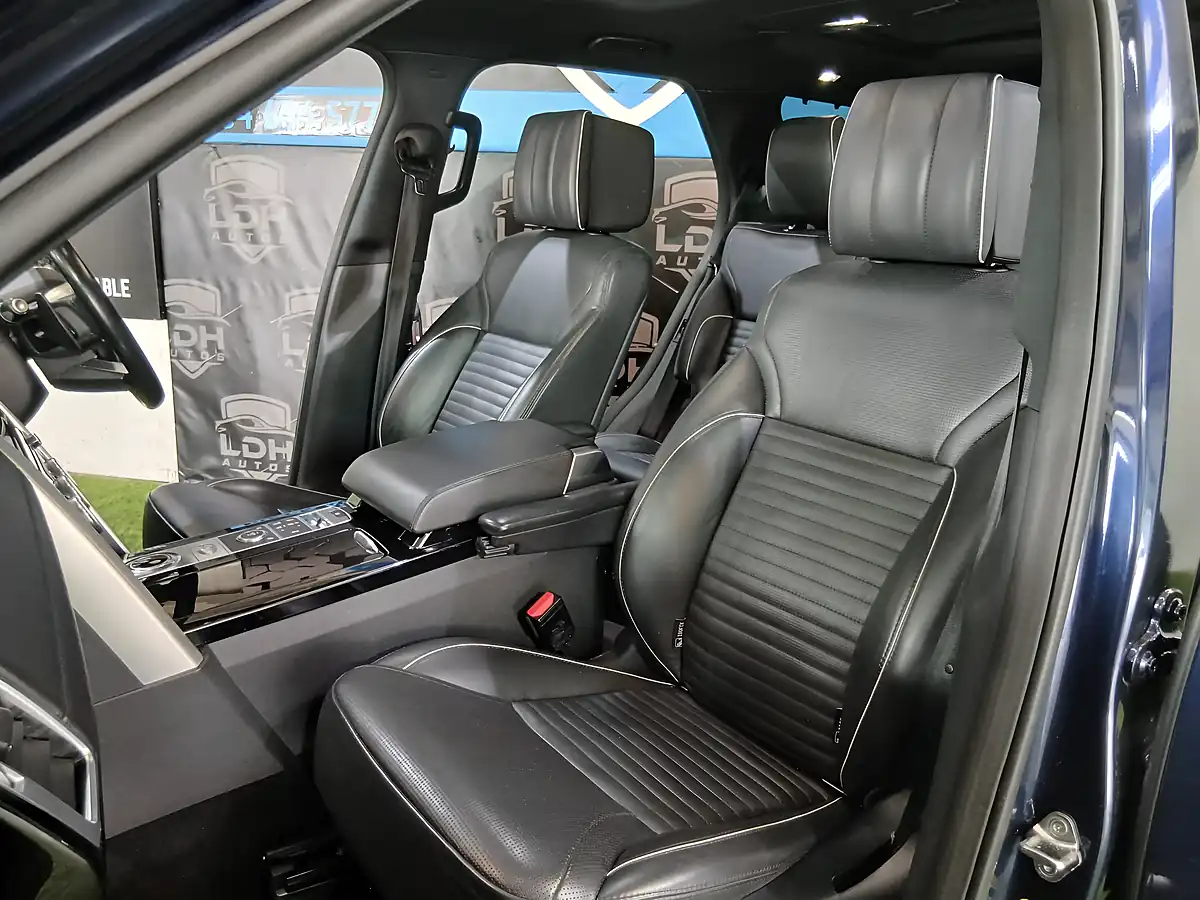 Used 2017 Land Rover Discovery Hse Luxury Blue - Interior and Exterior details 8