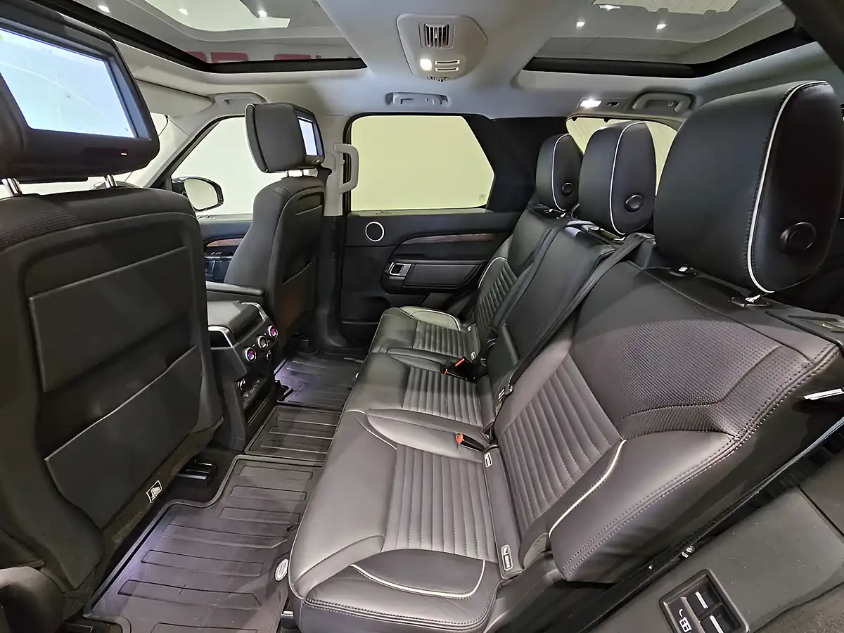 Used 2017 Land Rover Discovery Hse Luxury Blue - Interior and Exterior details 20