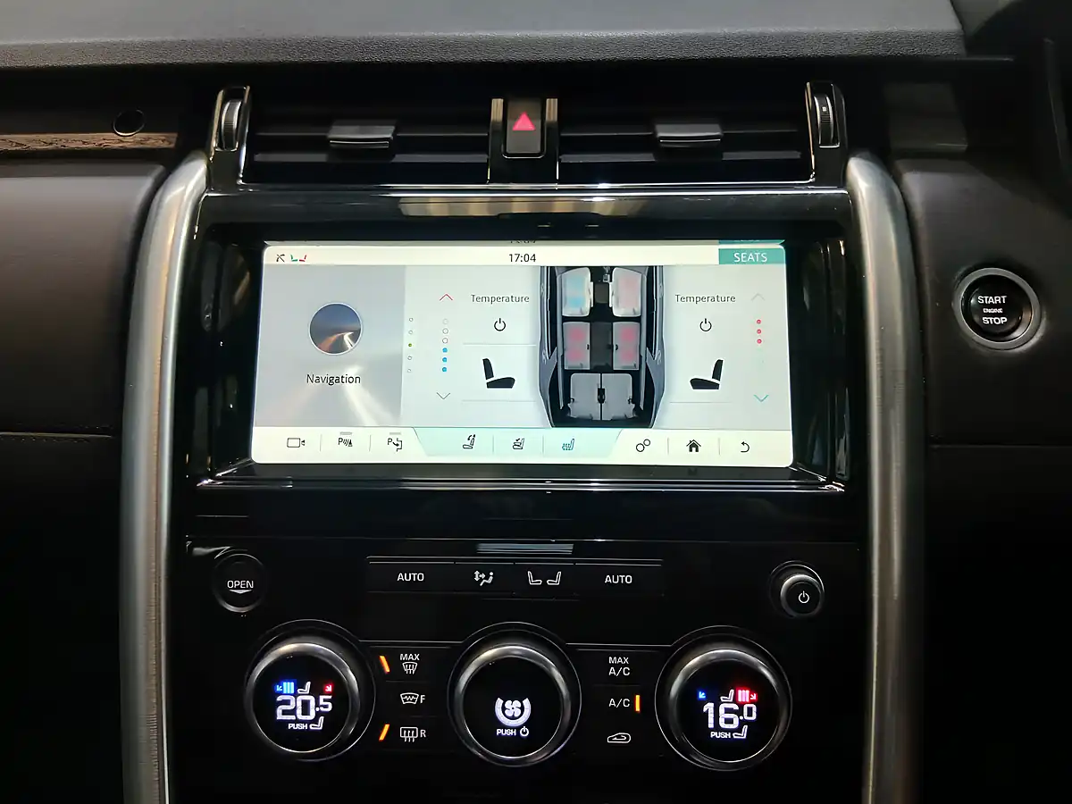 Used 2017 Land Rover Discovery Hse Luxury Grey - Interior and Exterior details 14