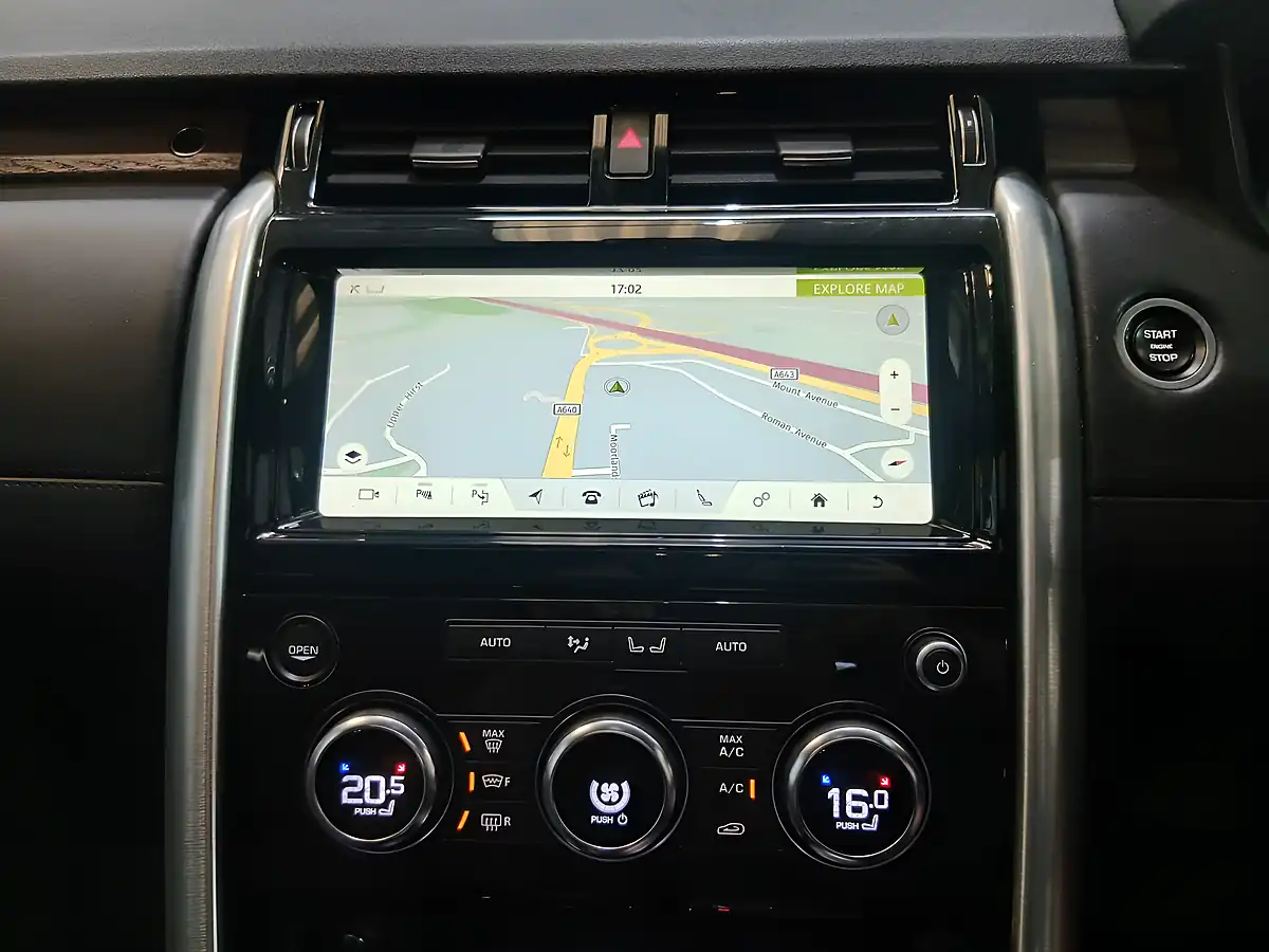 Used 2017 Land Rover Discovery Hse Luxury Grey - Interior and Exterior details 15