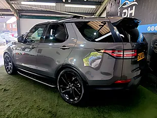Used 2017 Land Rover Discovery Hse Luxury Grey - Interior and Exterior details 5