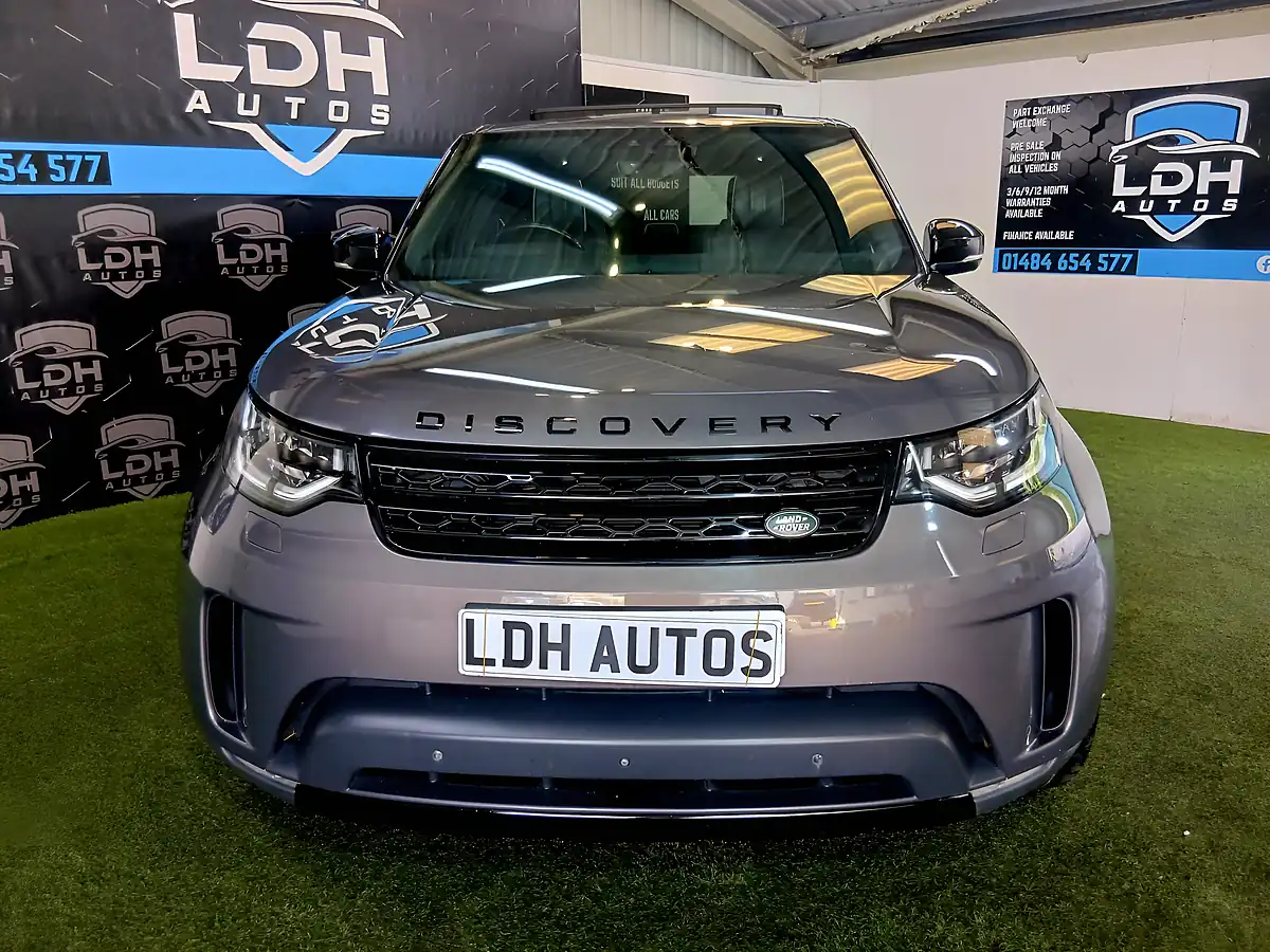 Used 2017 Land Rover Discovery Hse Luxury Grey - Interior and Exterior details 8