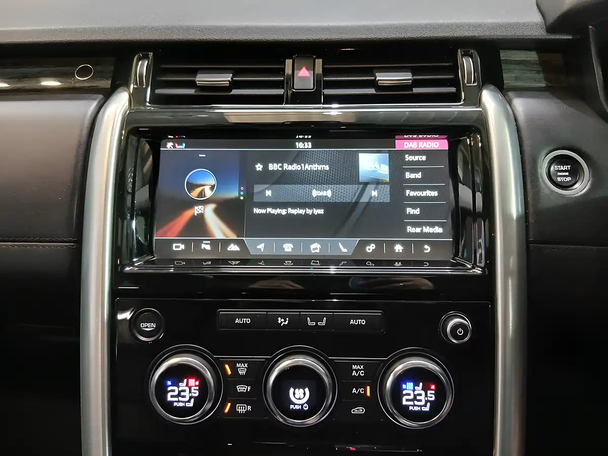 Used 2017 Land Rover Discovery Hse Luxury Grey - Interior and Exterior details 12