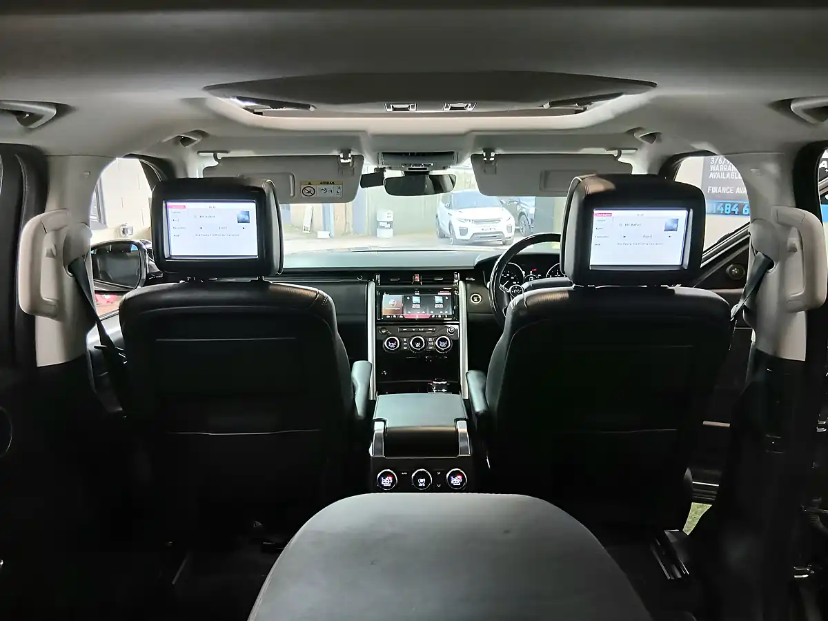 Used 2017 Land Rover Discovery Hse Luxury Grey - Interior and Exterior details 17