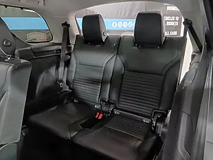 Used 2017 Land Rover Discovery Hse Luxury Grey - Interior and Exterior details 20