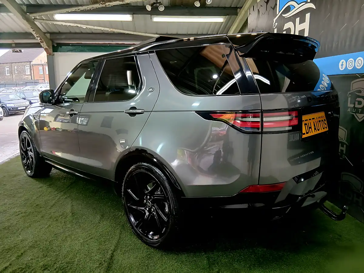 Used 2017 Land Rover Discovery Hse Luxury Grey - Interior and Exterior details 5