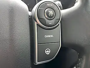 Used 2017 Land Rover Discovery Hse Luxury Indus Silver Metallic - Interior and Exterior details 17