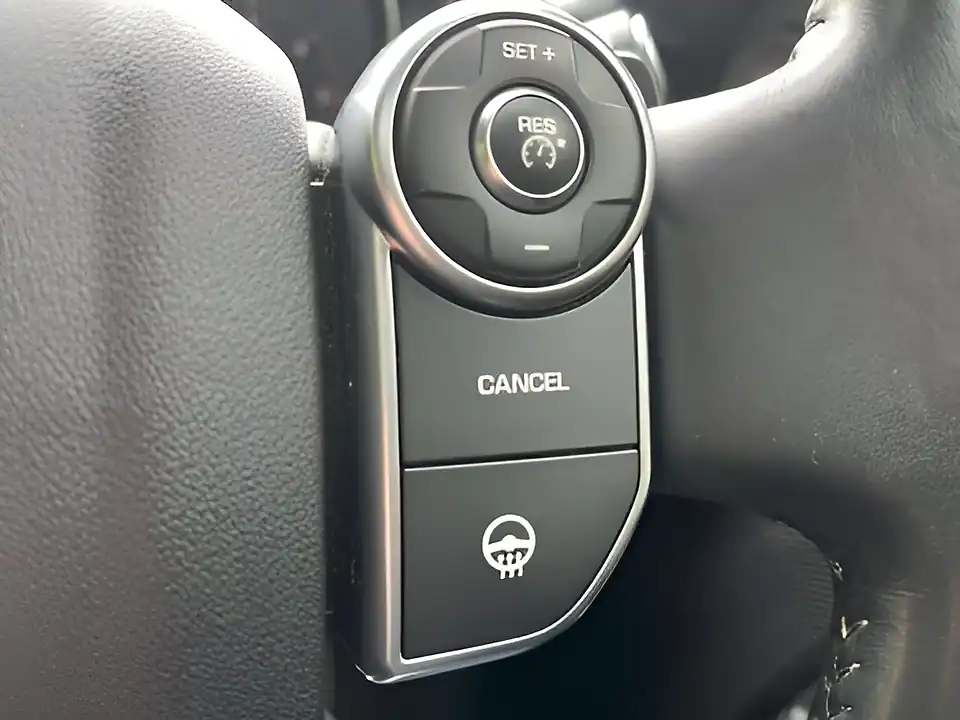 Used 2017 Land Rover Discovery Hse Luxury Indus Silver Metallic - Interior and Exterior details 17